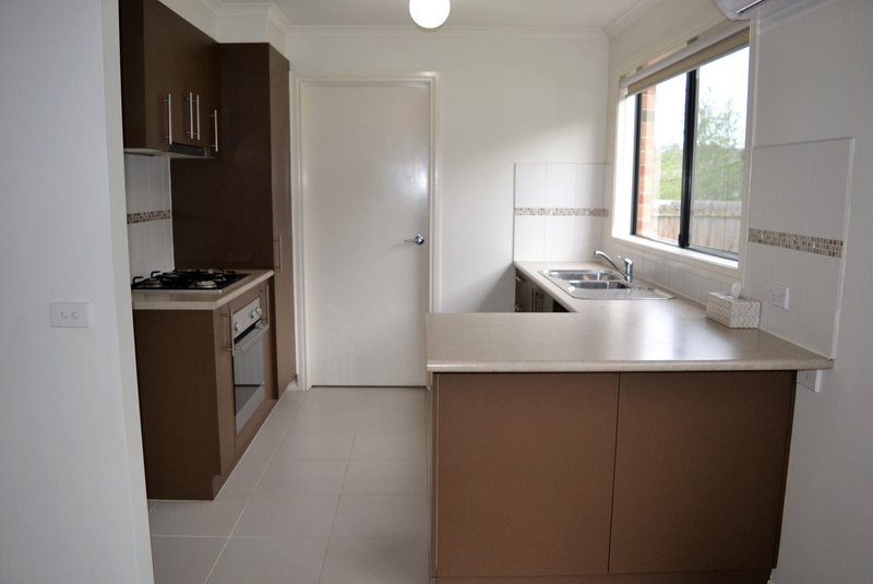 Photo - 8/107 Army Road, Pakenham VIC 3810 - Image 2