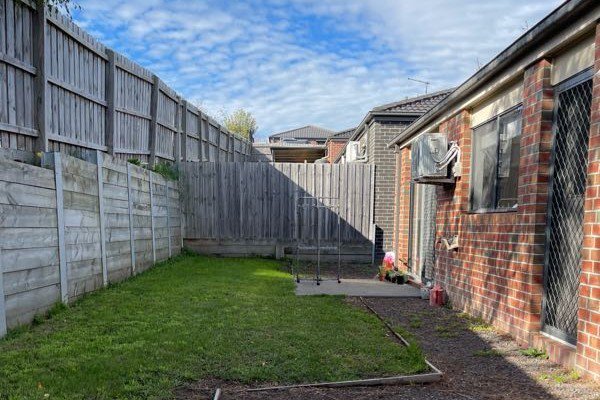 Photo - 8/107 Army Road, Pakenham VIC 3810 - Image 8