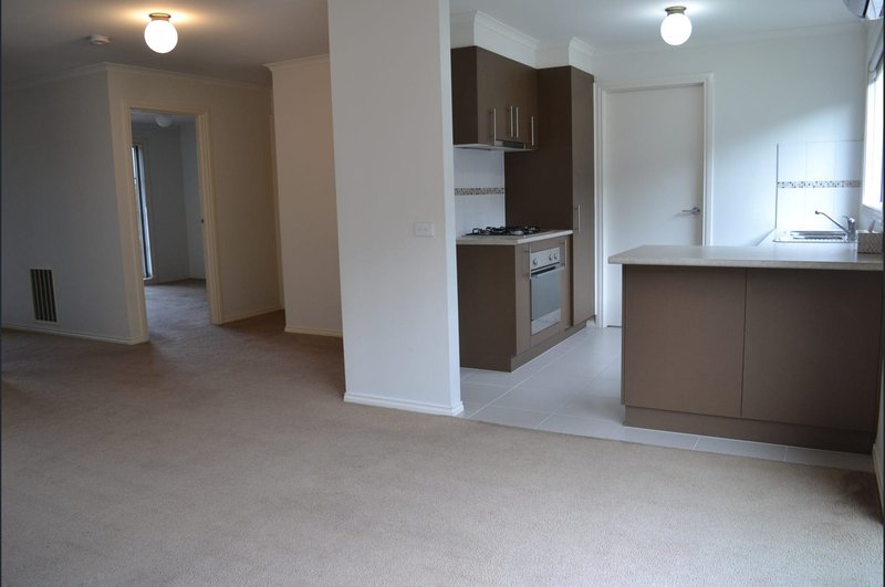 Photo - 8/107 Army Road, Pakenham VIC 3810 - Image 10