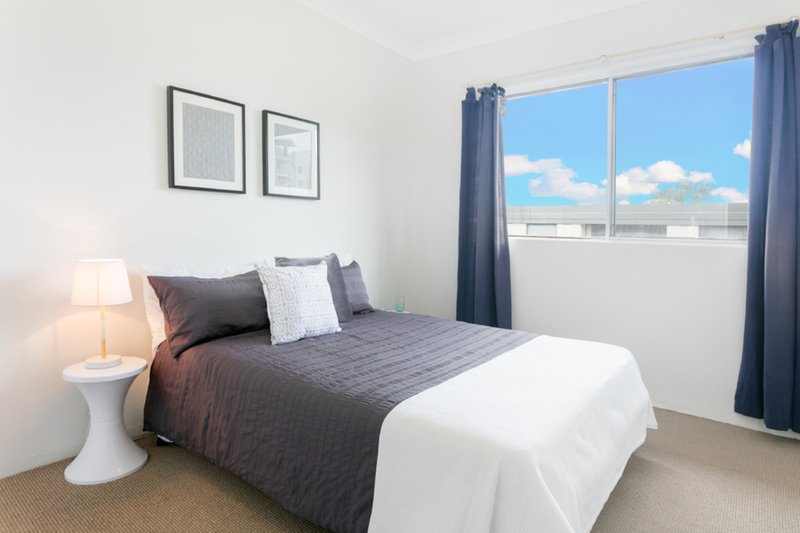 Photo - 8/11 Edgeworth David Avenue, Hornsby NSW 2077 - Image 4