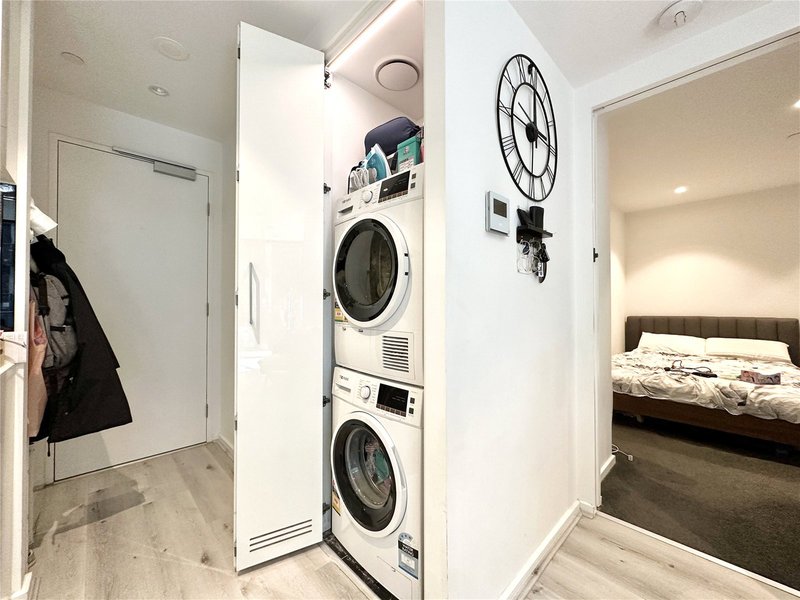 Photo - 811/1 Balston Street, Southbank VIC 3006 - Image 13