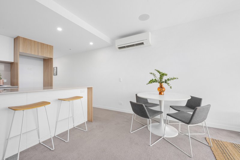 Photo - 811/1 Elouera Street, Braddon ACT 2612 - Image 8