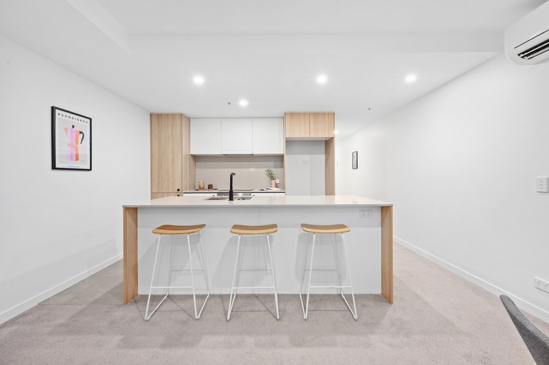 Photo - 811/1 Elouera Street, Braddon ACT 2612 - Image 11