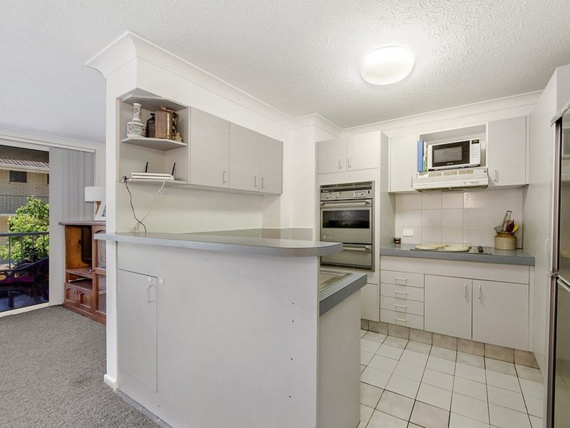 Photo - 8/111 Frank Street, Labrador QLD 4215 - Image 4