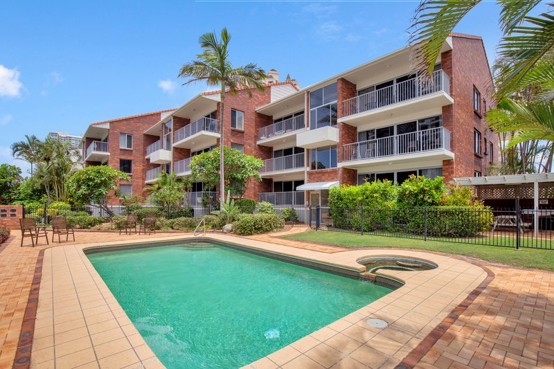 Photo - 8/111 Old Burleigh Road, Broadbeach QLD 4218 - Image 12