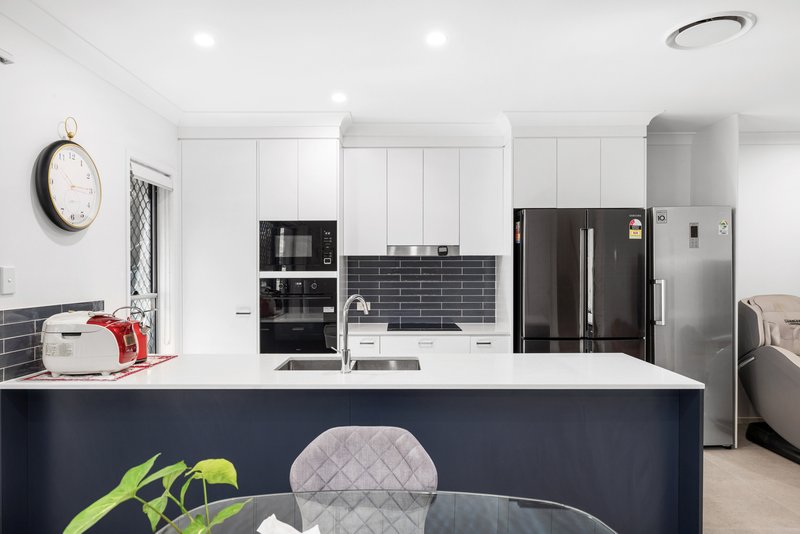 Photo - 81/14 Cavill Place, Runcorn QLD 4113 - Image 3