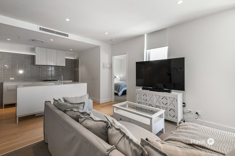 Photo - 811/8 Bank Street, West End QLD 4101 - Image 4