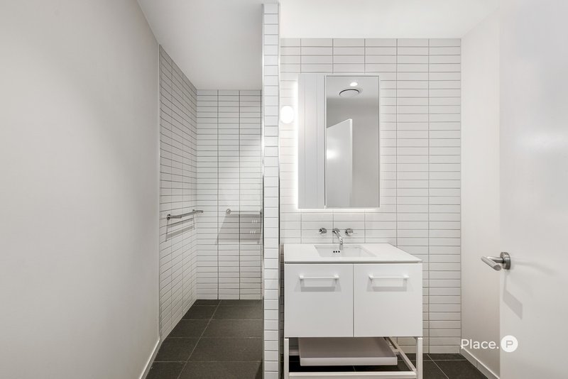 Photo - 811/8 Bank Street, West End QLD 4101 - Image 8