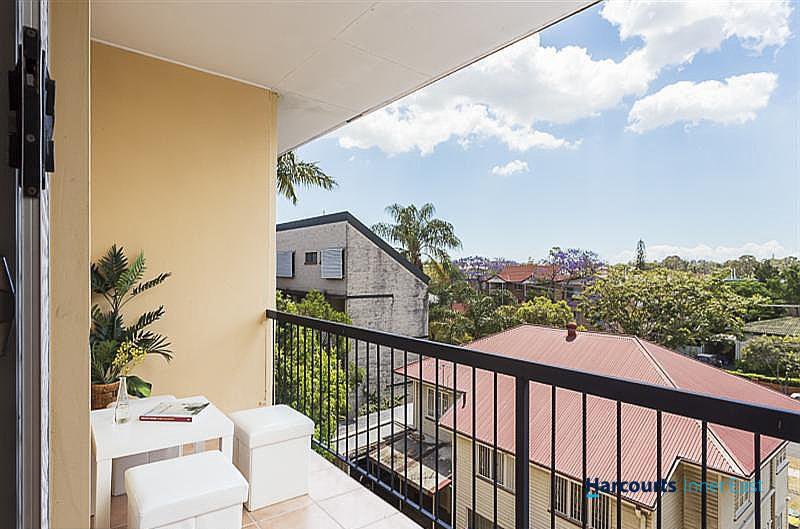 Photo - 8/12 Birdwood Street, Coorparoo QLD 4151 - Image 7