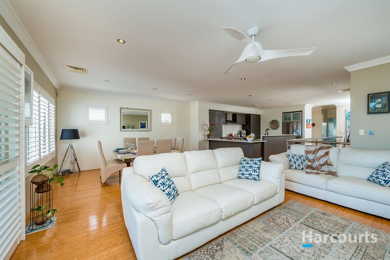 Photo - 8/12 Catalina Place, Quinns Rocks WA 6030 - Image 6