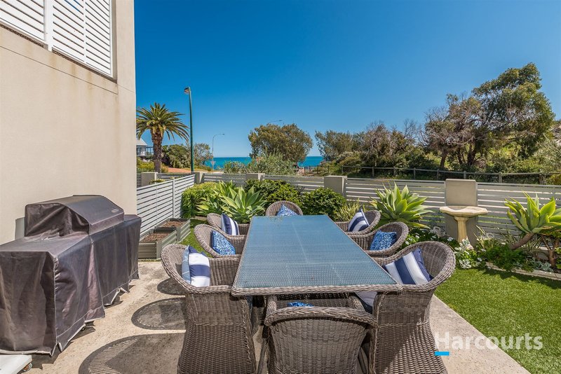 Photo - 8/12 Catalina Place, Quinns Rocks WA 6030 - Image 17