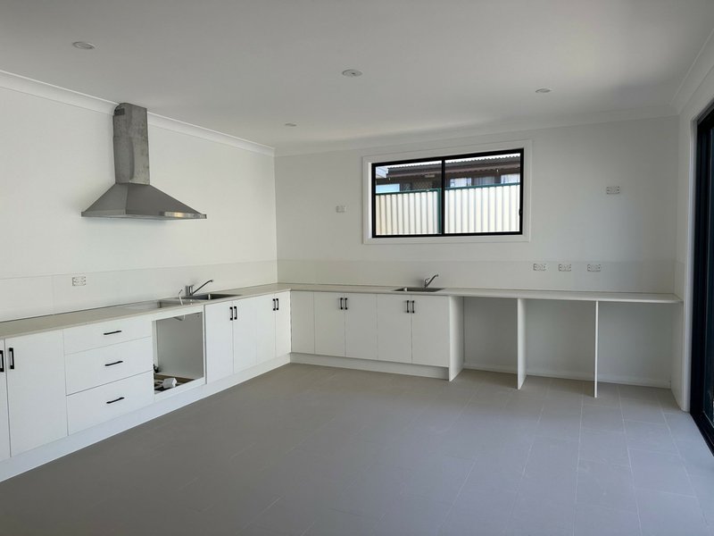 Photo - 8/12 Landy Ave , Penrith NSW 2750 - Image 2