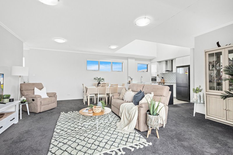 Photo - 8/12 Walker Street, Helensburgh NSW 2508 - Image 2