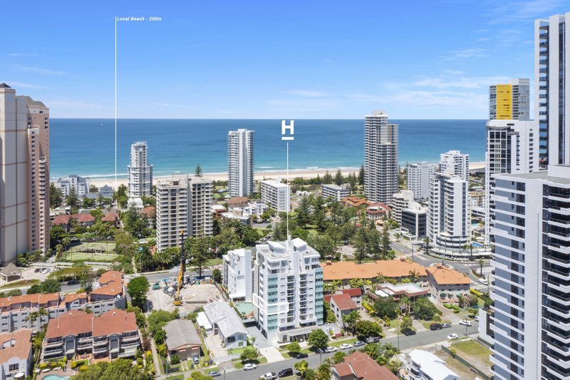 Photo - 8/120 Surf Parade, Broadbeach QLD 4218 - Image 4