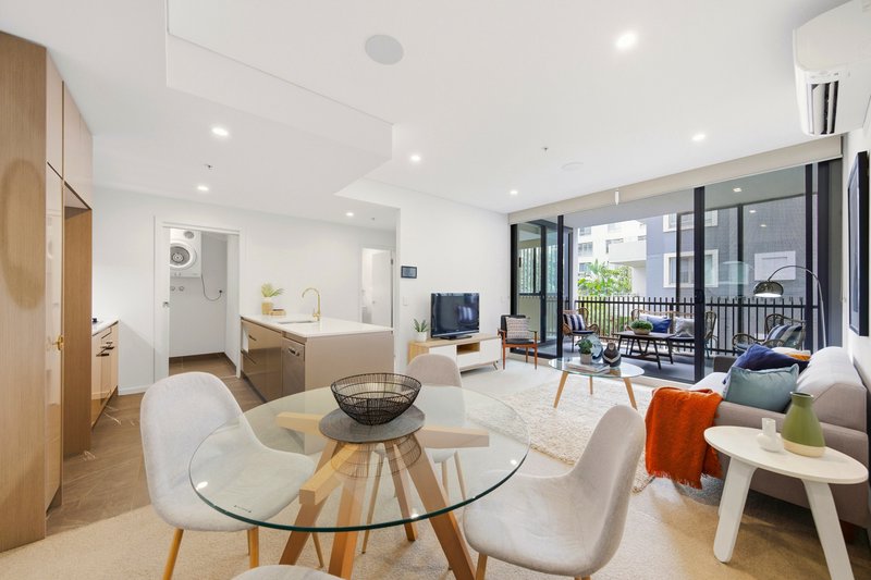 Photo - 8122/19 Amalfi Drive, Wentworth Point NSW 2127 - Image 1