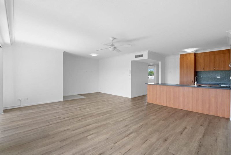 Photo - 812/33 Clark Street, Biggera Waters QLD 4216 - Image 3