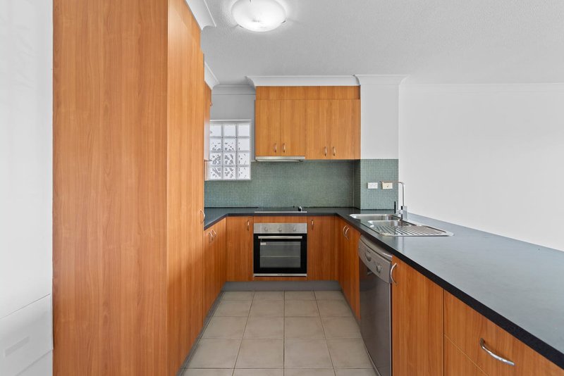 Photo - 812/33 Clark Street, Biggera Waters QLD 4216 - Image 4