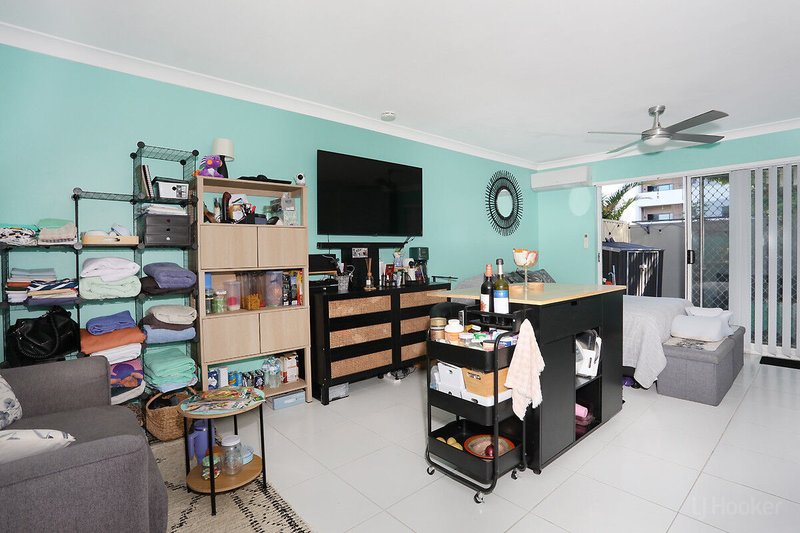 Photo - 8/125 Frank Street, Labrador QLD 4215 - Image 3