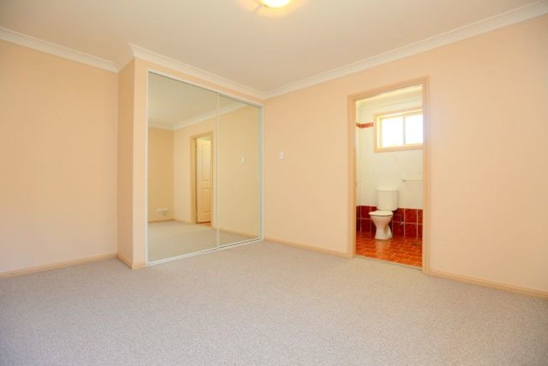 Photo - 8/125 Rex Road, Georges Hall NSW 2198 - Image 4