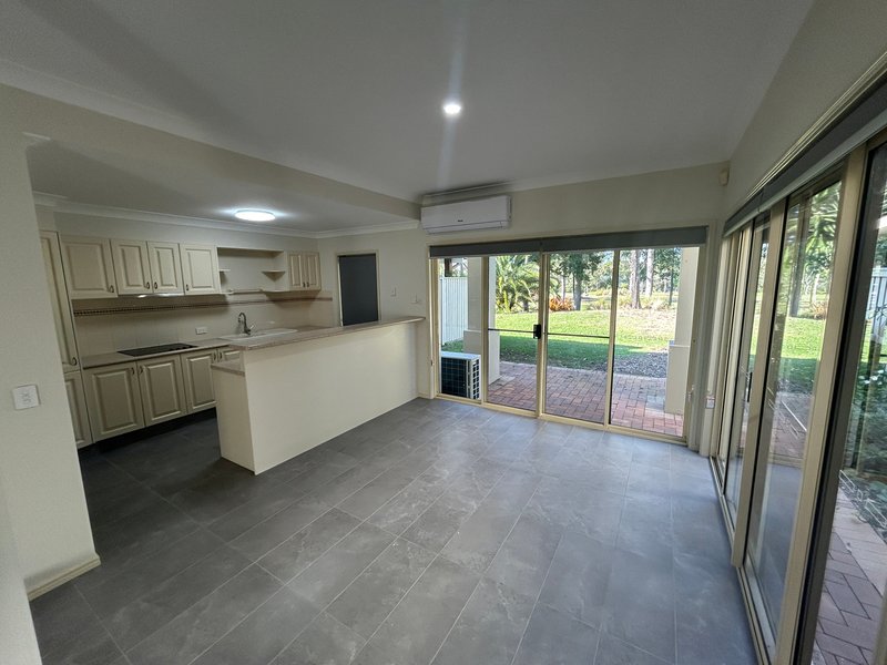 Photo - 8128 Magnolia Gardens, Hope Island QLD 4212 - Image 6