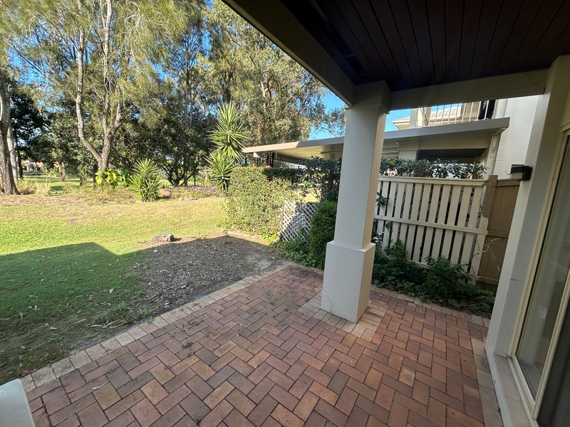 Photo - 8128 Magnolia Gardens, Hope Island QLD 4212 - Image 15