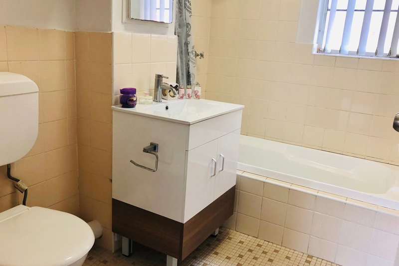 Photo - 8/13 Drummond Street, Warwick Farm NSW 2170 - Image 4