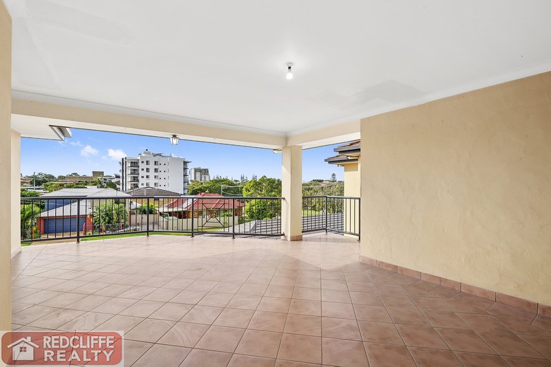 Photo - 8/13 Humpybong Esplanade, Redcliffe QLD 4020 - Image 2