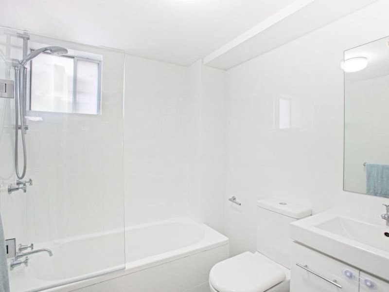 Photo - 8/13 Lagoon Street, Narrabeen NSW 2101 - Image 5