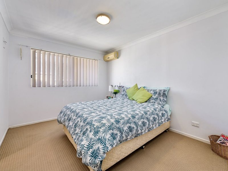 Photo - 8/131 Muir Street, Labrador QLD 4215 - Image 4