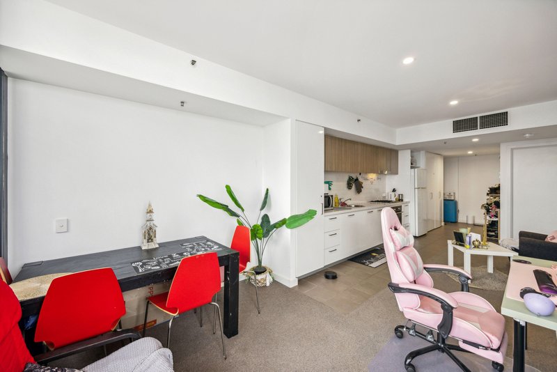 Photo - 813/160 Grote Street, Adelaide SA 5000 - Image 2