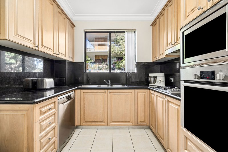 Photo - 8/134 Old South Head Road, Bellevue Hill NSW 2023 - Image 3