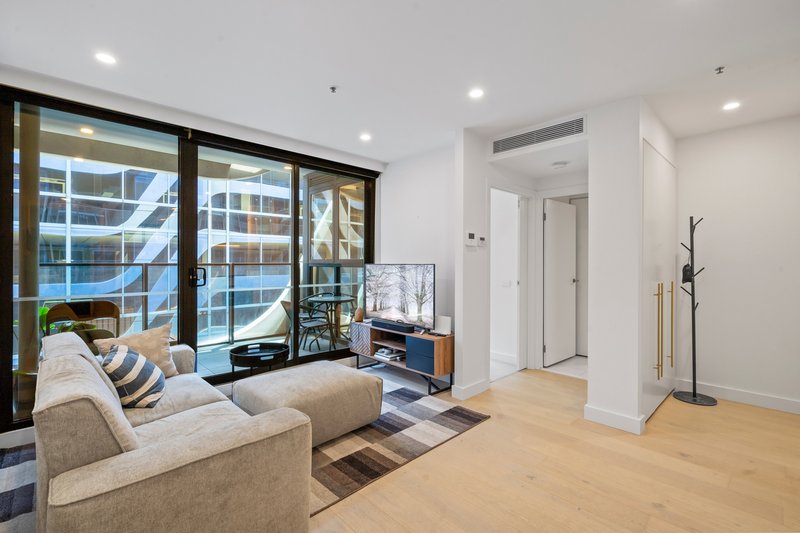 Photo - 813/478A St Kilda Road, Melbourne VIC 3004 - Image 2