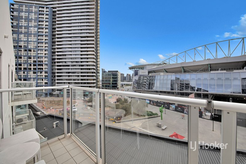 Photo - 813/750 Bourke Street, Docklands VIC 3008 - Image 2