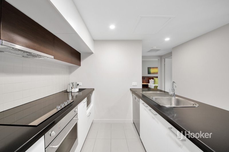 Photo - 813/750 Bourke Street, Docklands VIC 3008 - Image 7