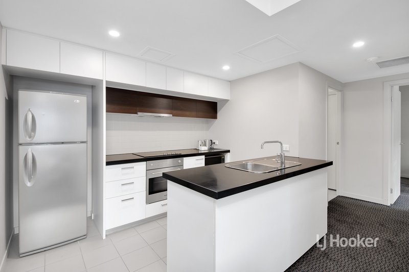 Photo - 813/750 Bourke Street, Docklands VIC 3008 - Image 8