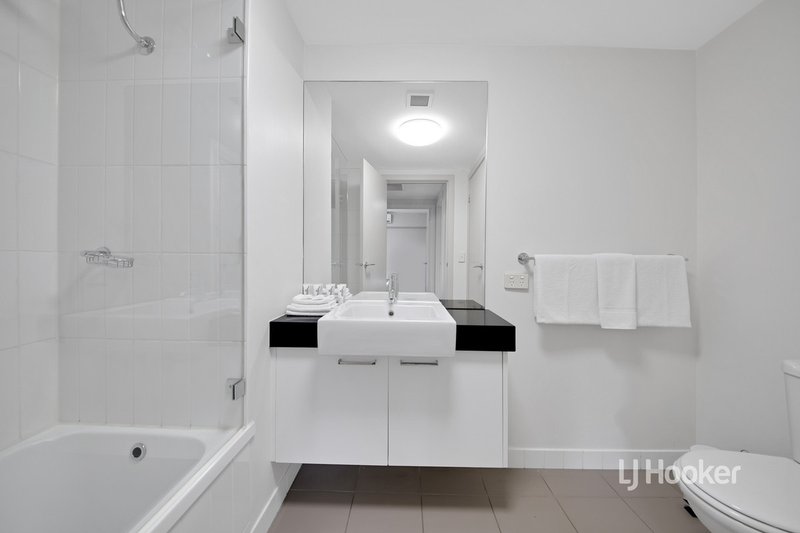 Photo - 813/750 Bourke Street, Docklands VIC 3008 - Image 13