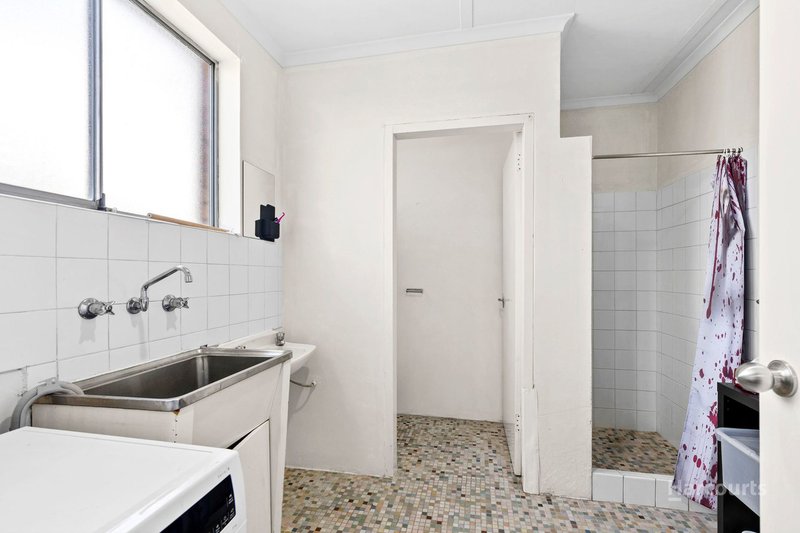Photo - 8/14-16 Wolseley Grove, Bell Post Hill VIC 3215 - Image 5