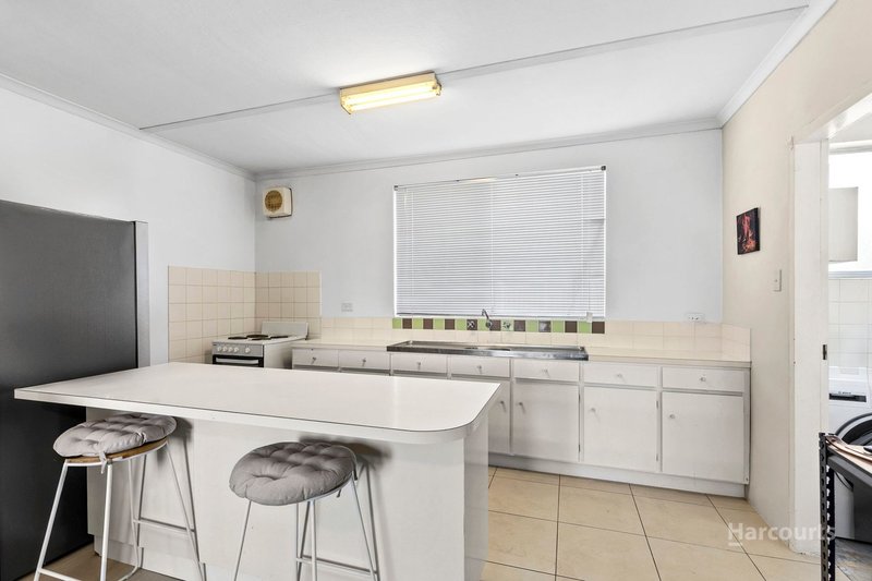 Photo - 8/14-16 Wolseley Grove, Bell Post Hill VIC 3215 - Image 6