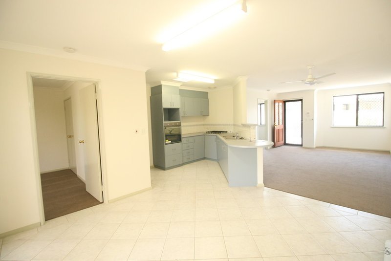 Photo - 8/14-18 Skewes Street, East Bunbury WA 6230 - Image 5