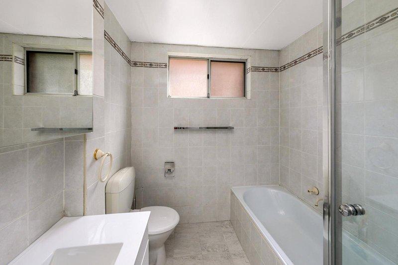 Photo - 8/14-20 Elizabeth Street, Parramatta NSW 2150 - Image 4