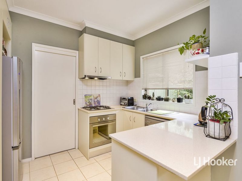 Photo - 8/14 Mickleton Grove, Point Cook VIC 3030 - Image 3