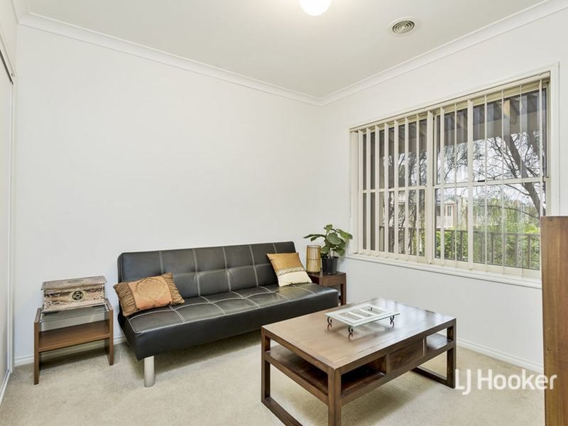 Photo - 8/14 Mickleton Grove, Point Cook VIC 3030 - Image 7