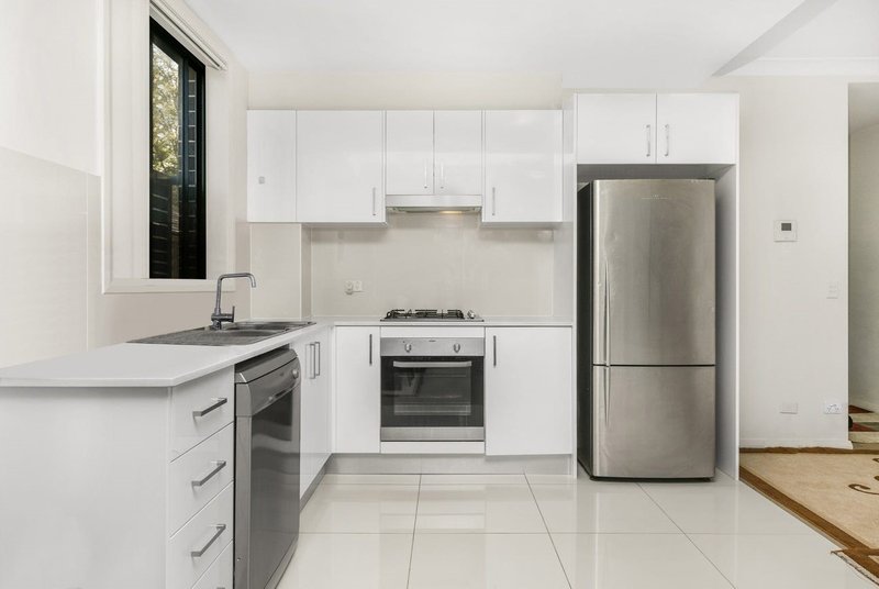 Photo - 8/14 Park Avenue, Westmead NSW 2145 - Image 4