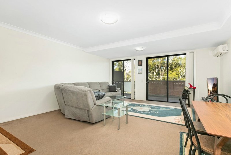 Photo - 8/14 Park Avenue, Westmead NSW 2145 - Image 2