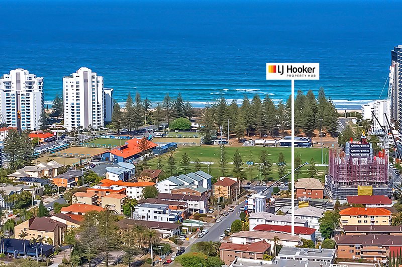 Photo - 8/14 Rosewood Avenue, Broadbeach QLD 4218 - Image 3