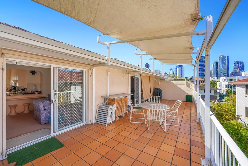 Photo - 8/14 Rosewood Avenue, Broadbeach QLD 4218 - Image 4