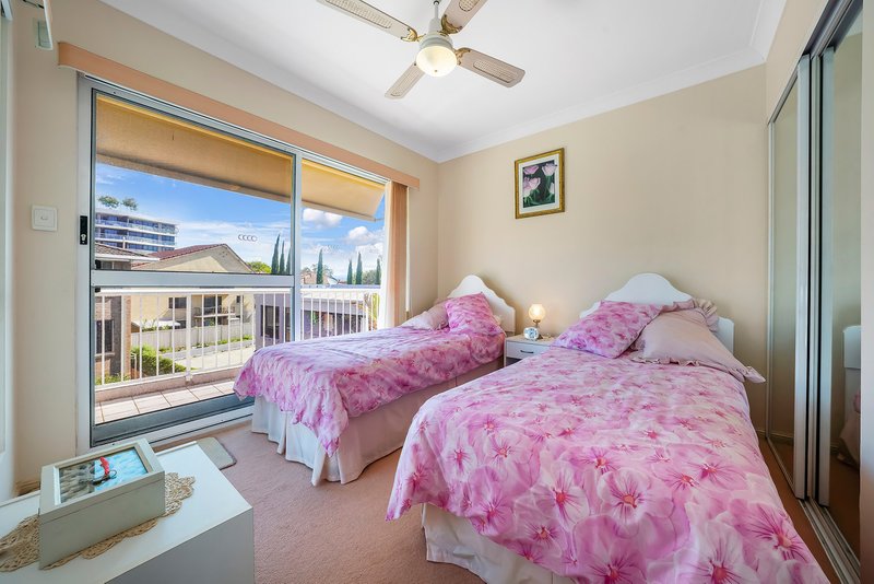 Photo - 8/14 Rosewood Avenue, Broadbeach QLD 4218 - Image 25