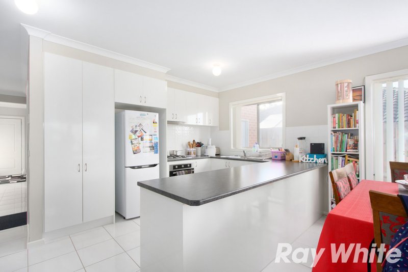 Photo - 8/143 Ahern Road, Pakenham VIC 3810 - Image 3