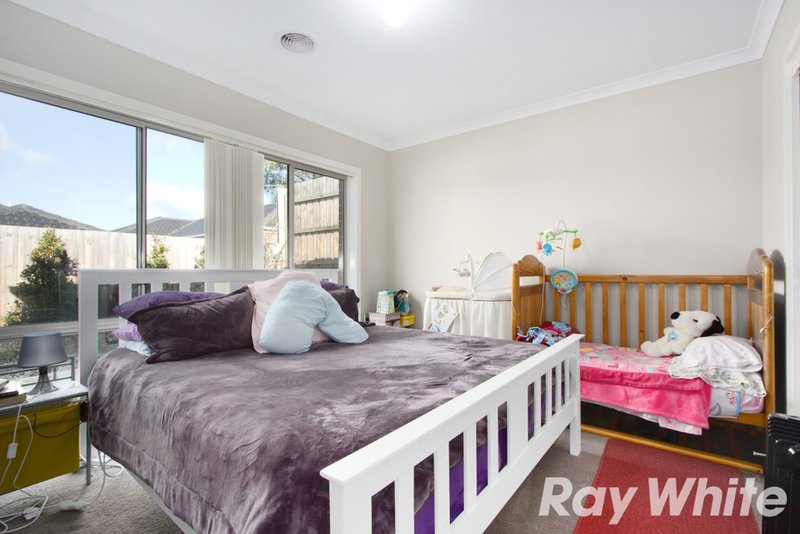 Photo - 8/143 Ahern Road, Pakenham VIC 3810 - Image 5