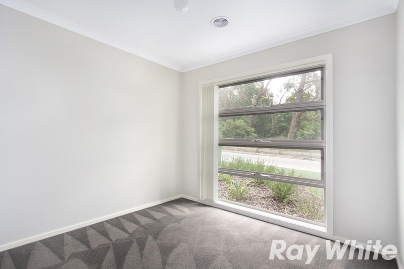 Photo - 8/143 Ahern Road, Pakenham VIC 3810 - Image 8